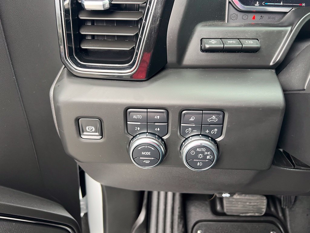Used 2025 GMC Sierra 1500 AT4 w/ AT4 Premium Package AWD/4WD image 51