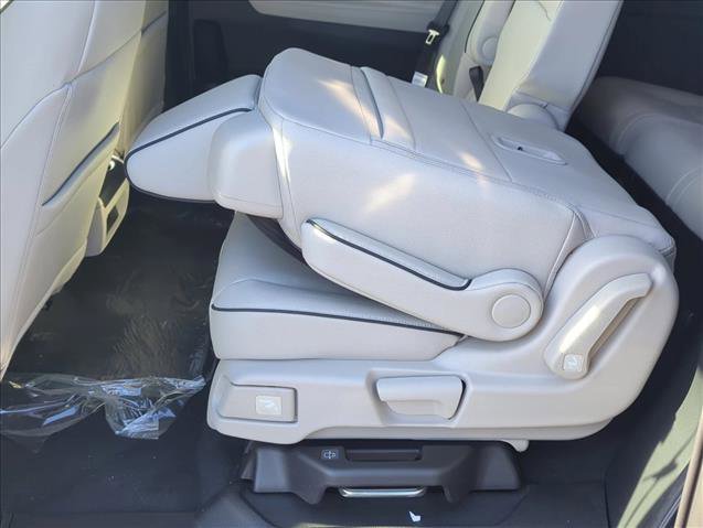 New 2026 Honda Odyssey Touring image 4