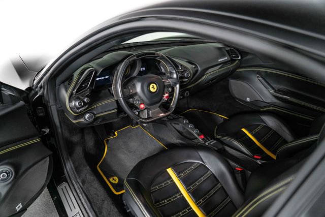 Used 2017 Ferrari 488 GTB RWD image 16