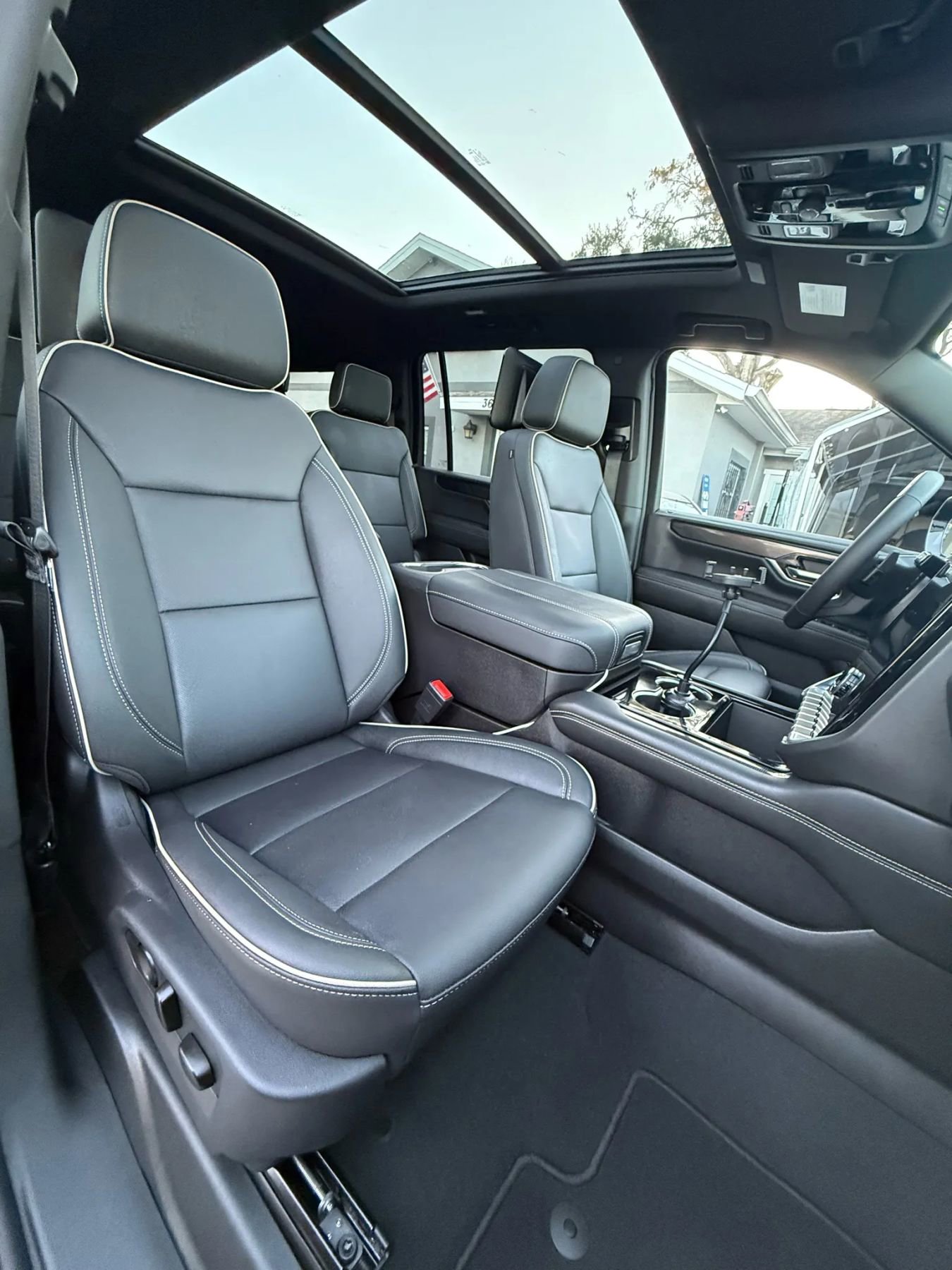 Used 2026 GMC Yukon XL Elevation w/ Elevation Premium Package AWD/4WD image 15