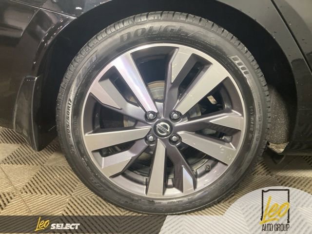 Used 2020 Nissan Versa SR w/ Convenience Package image 21