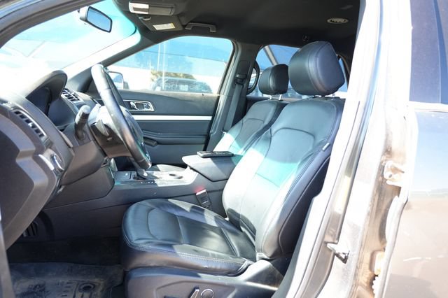 Used 2016 Ford Explorer XLT w/ Equipment Group 202A FWD image 6