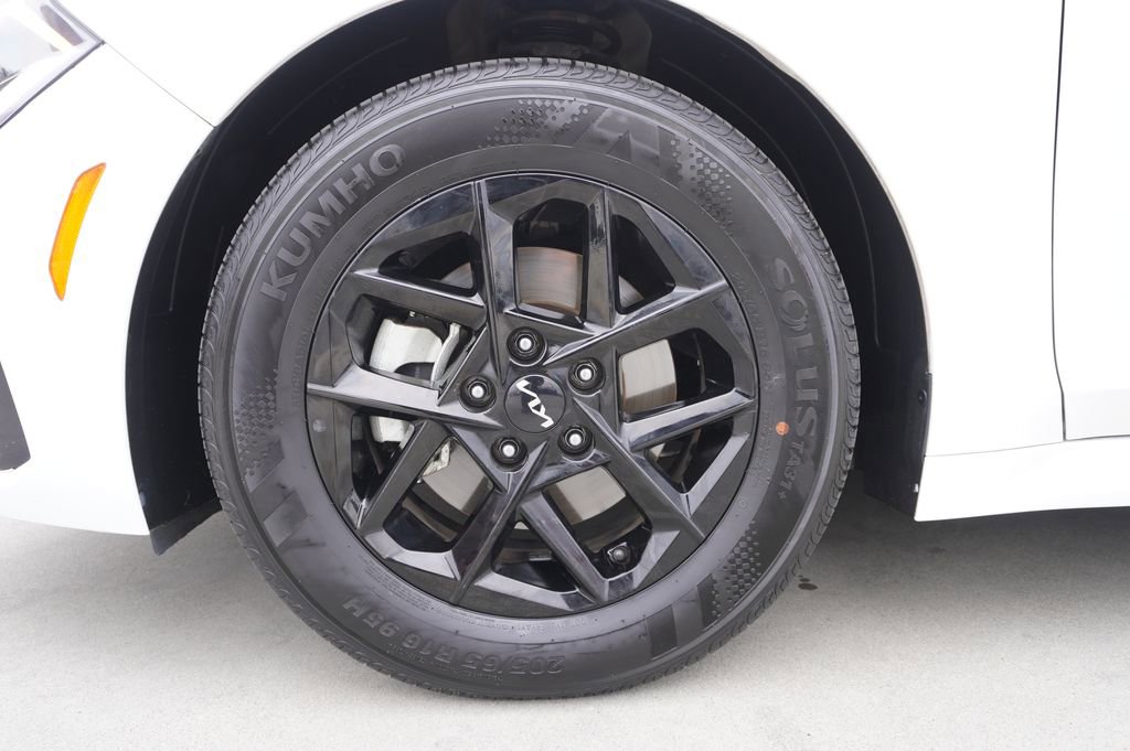 Used 2025 Kia K5 LXS FWD image 21