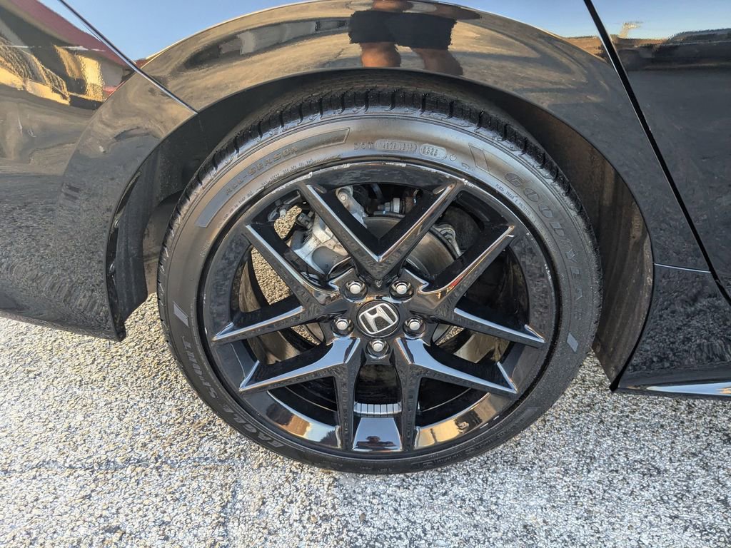 Used 2025 Honda Civic Sport image 32