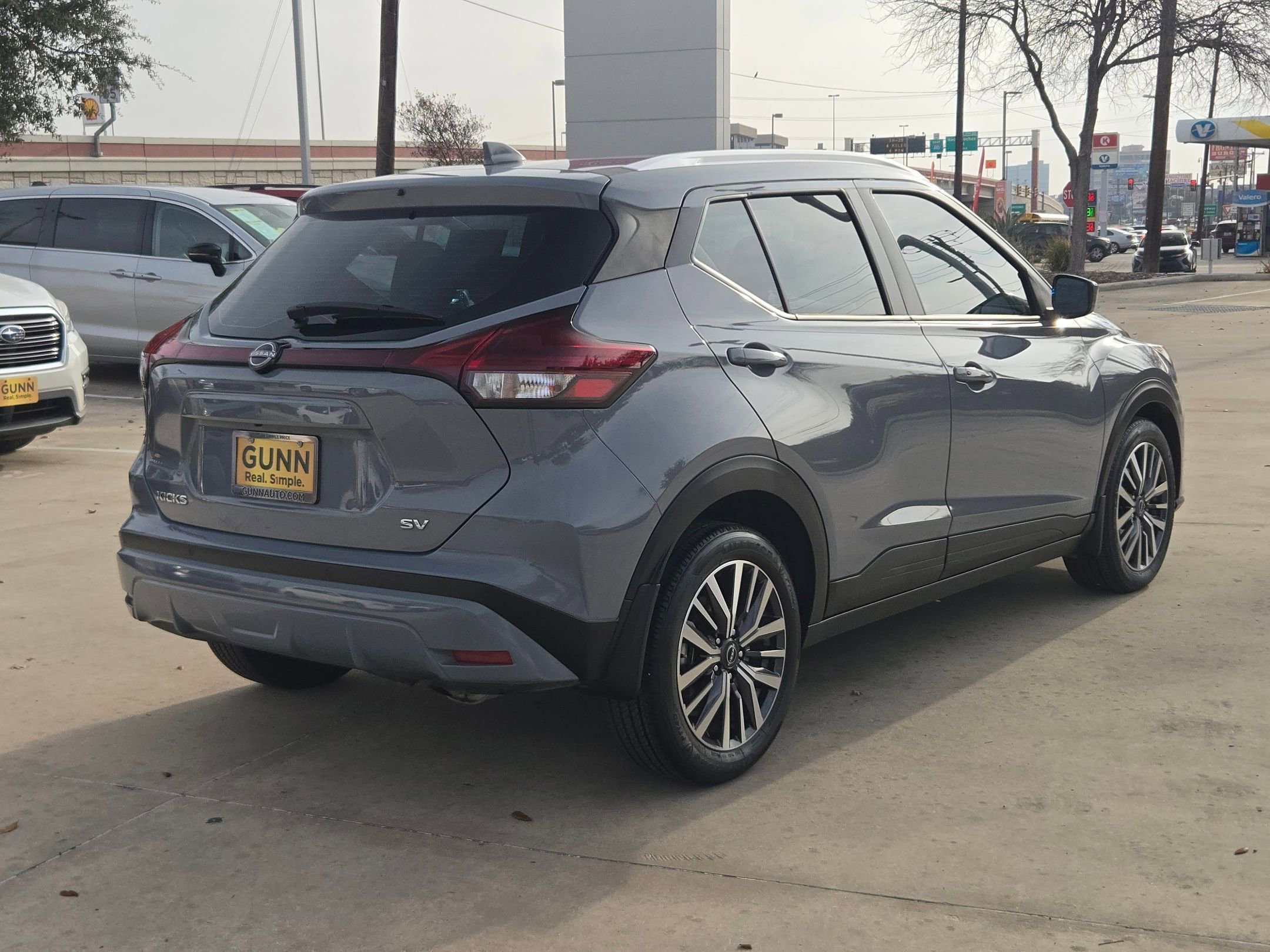 Used 2023 Nissan Kicks SV image 7