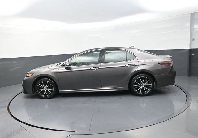 Used 2024 Toyota Camry SE FWD image 4