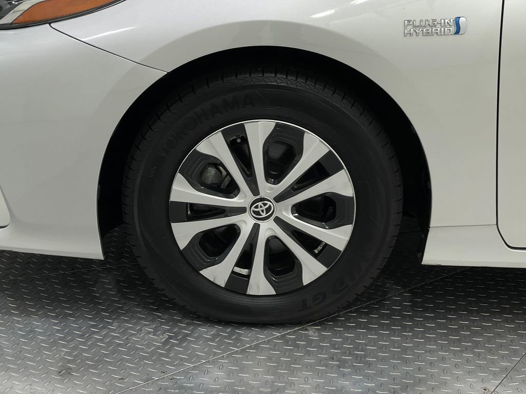 Used 2020 Toyota Prius Prime LE image 32