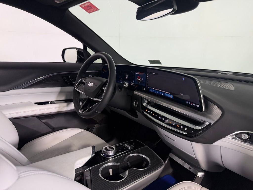 Used 2024 Cadillac Lyriq Sport RWD image 28