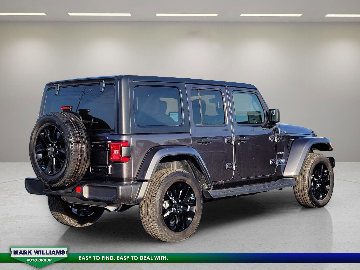 Used 2023 Jeep Wrangler Unlimited Sahara w/ Cold Weather Group image 4