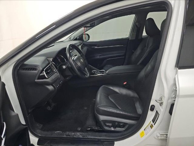Used 2020 Toyota Camry XSE image 16