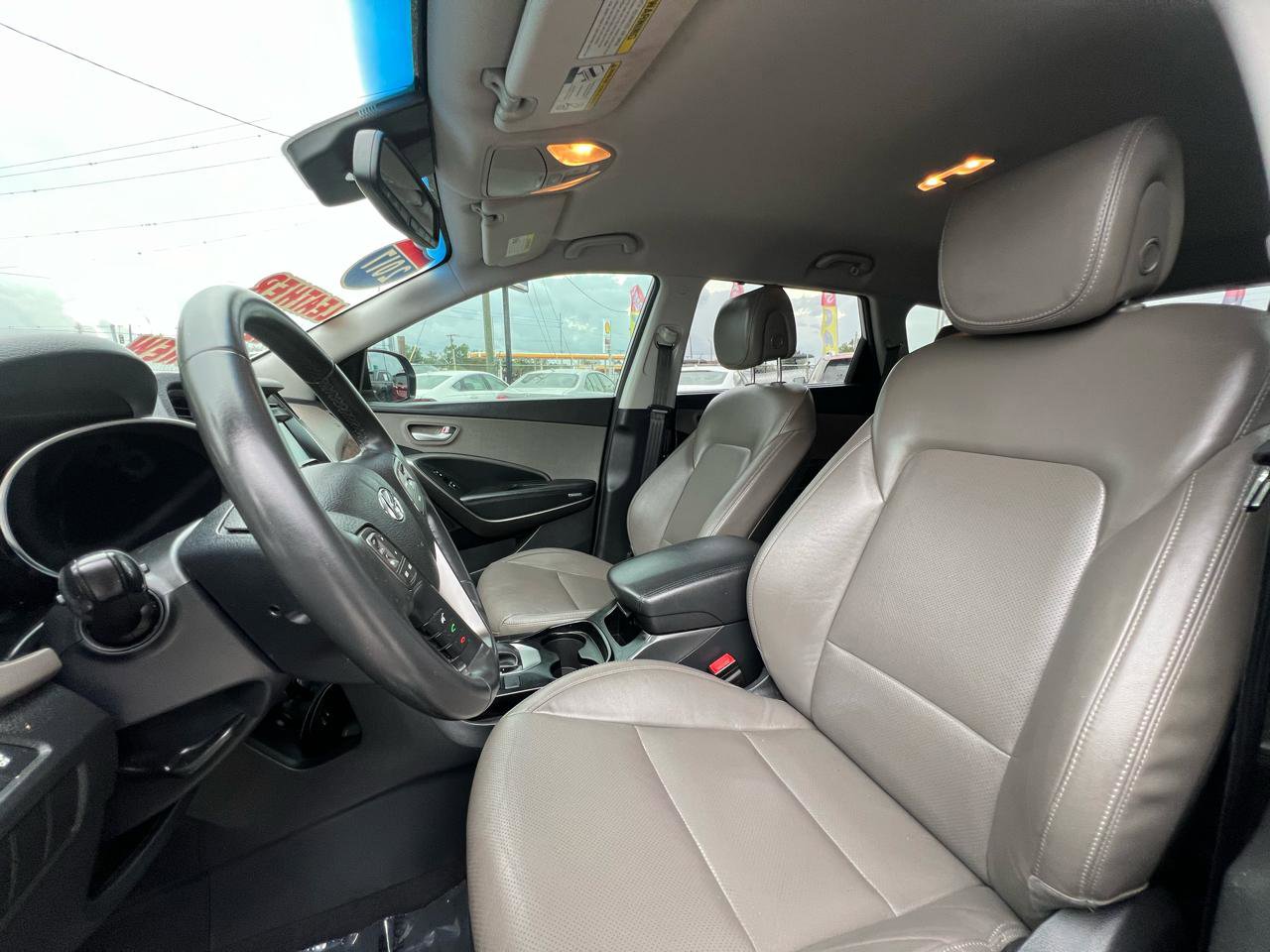 Used 2017 Hyundai Santa Fe SE w/ SE Premium Package 02 FWD image 13
