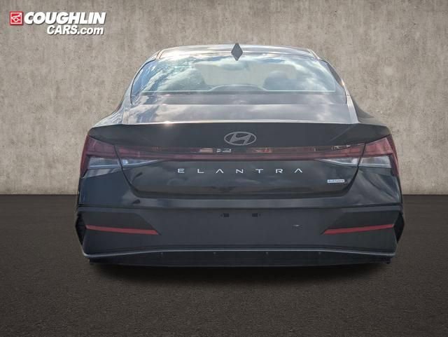 New 2026 Hyundai Elantra Blue image 7