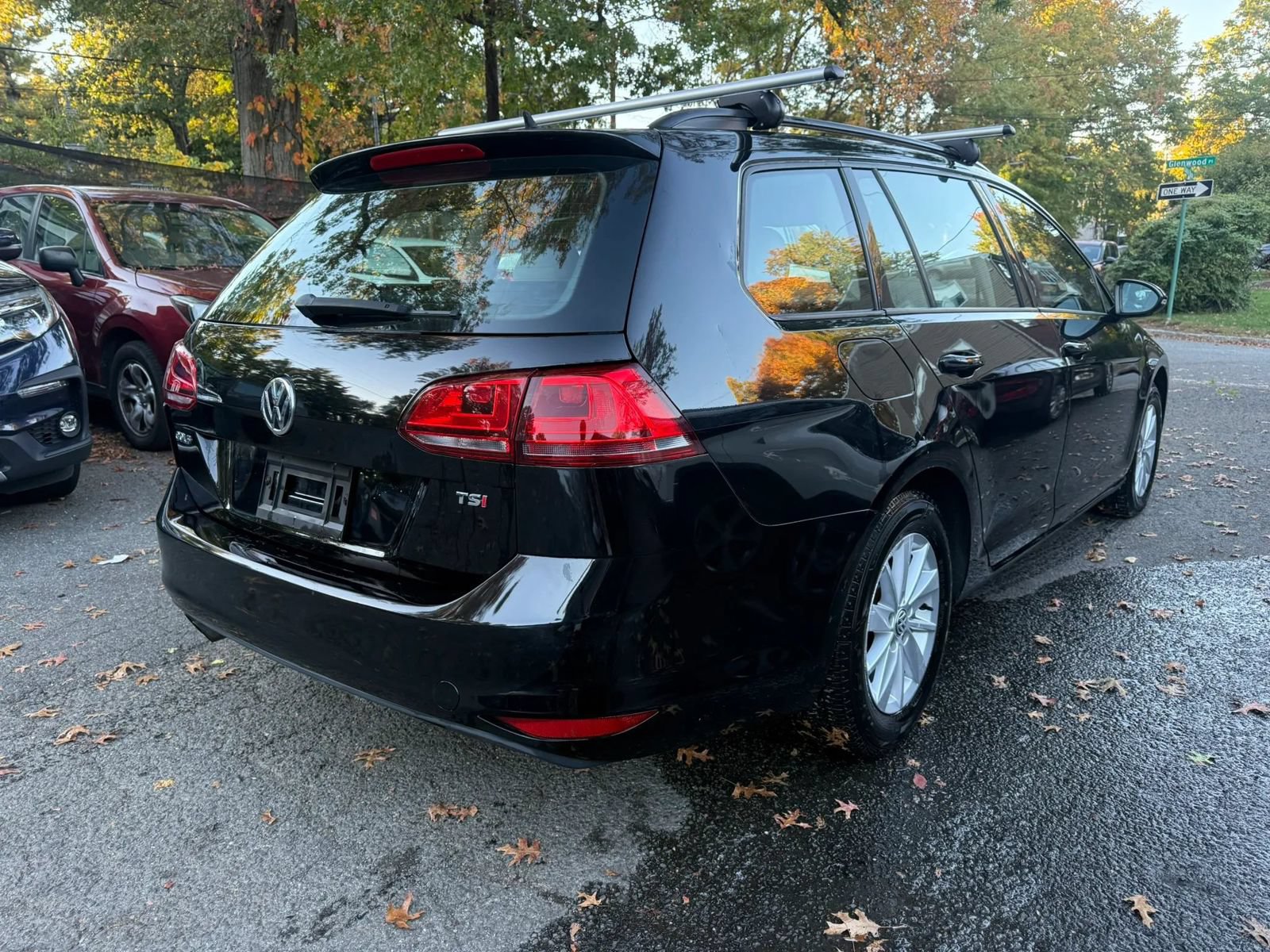 Used 2016 Volkswagen Golf S FWD image 4