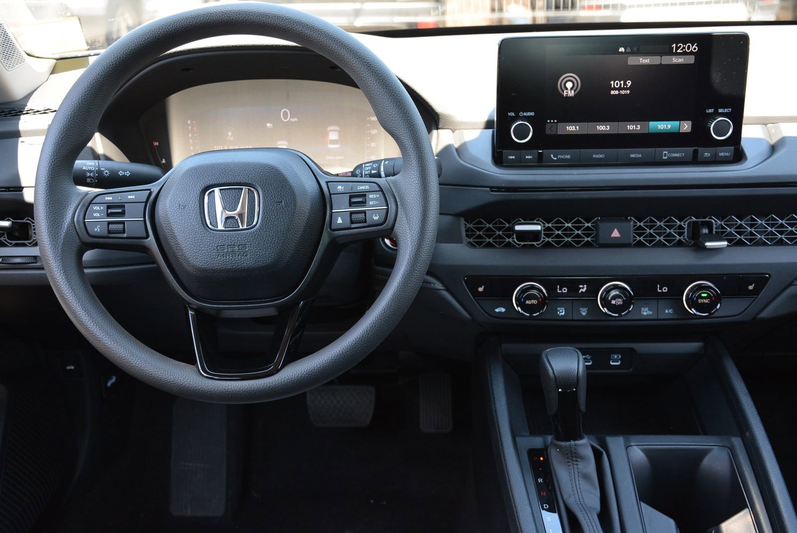 Used 2025 Honda Accord SE image 9