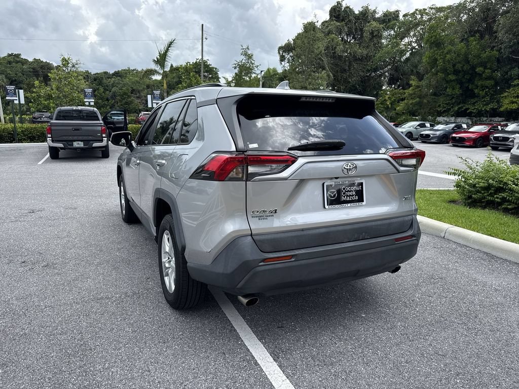 Used 2019 Toyota RAV4 XLE FWD image 13