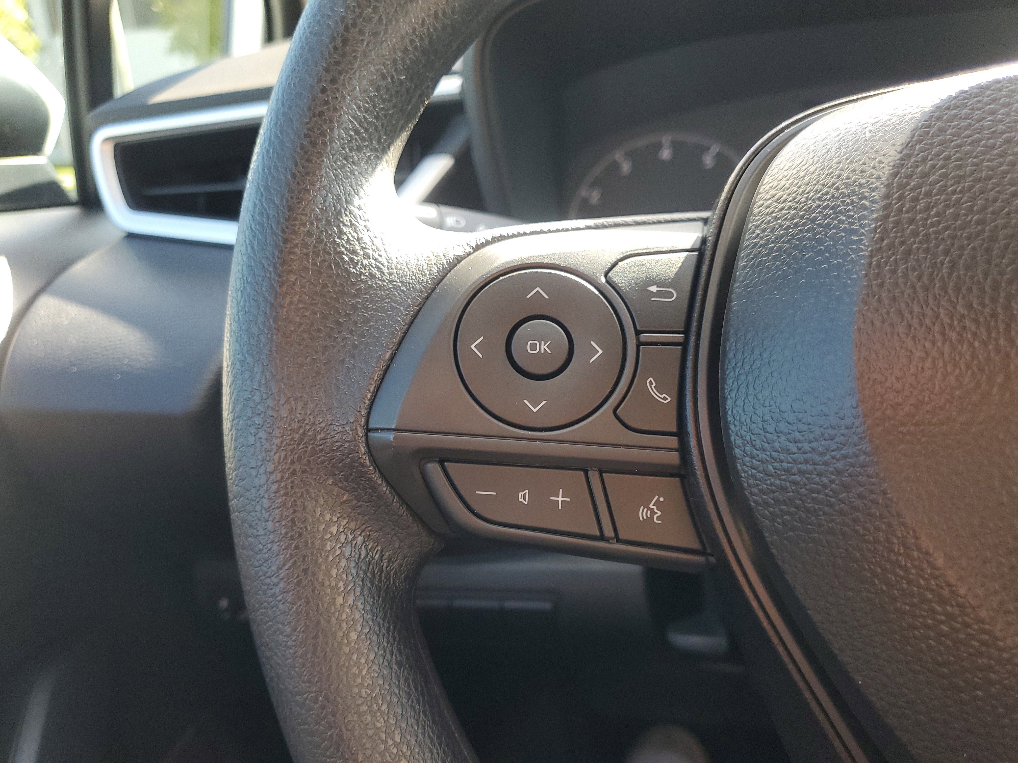 Certified 2025 Toyota Corolla LE image 21