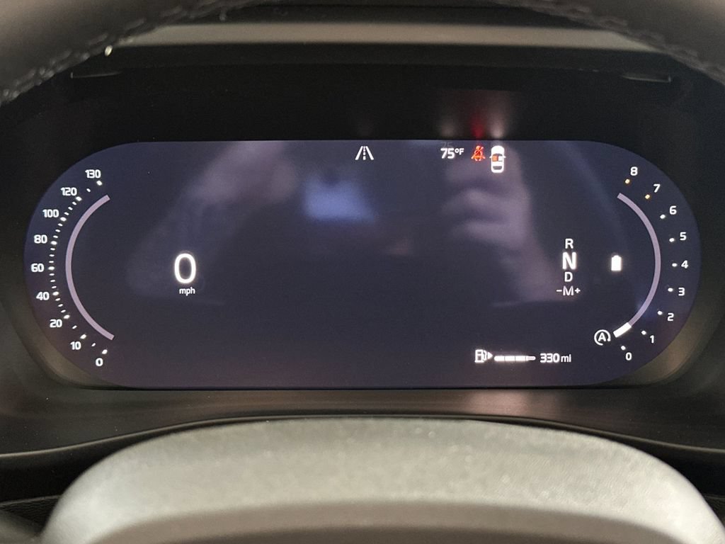 New 2026 Volvo XC40 B5 Plus w/ Protection Package Premier AWD/4WD image 24