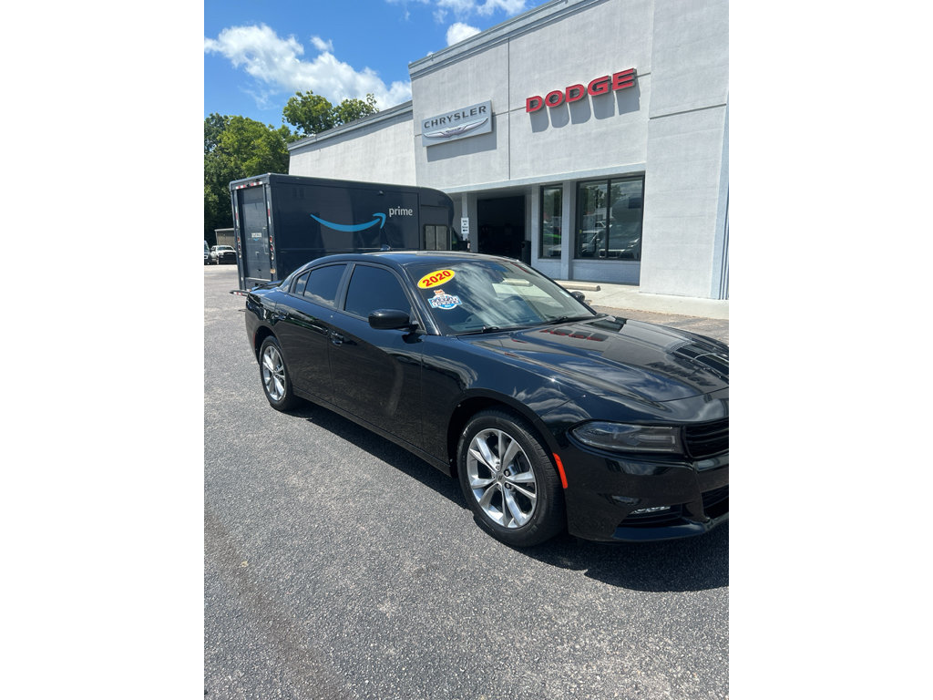 Used 2020 Dodge Charger SXT AWD/4WD image 2