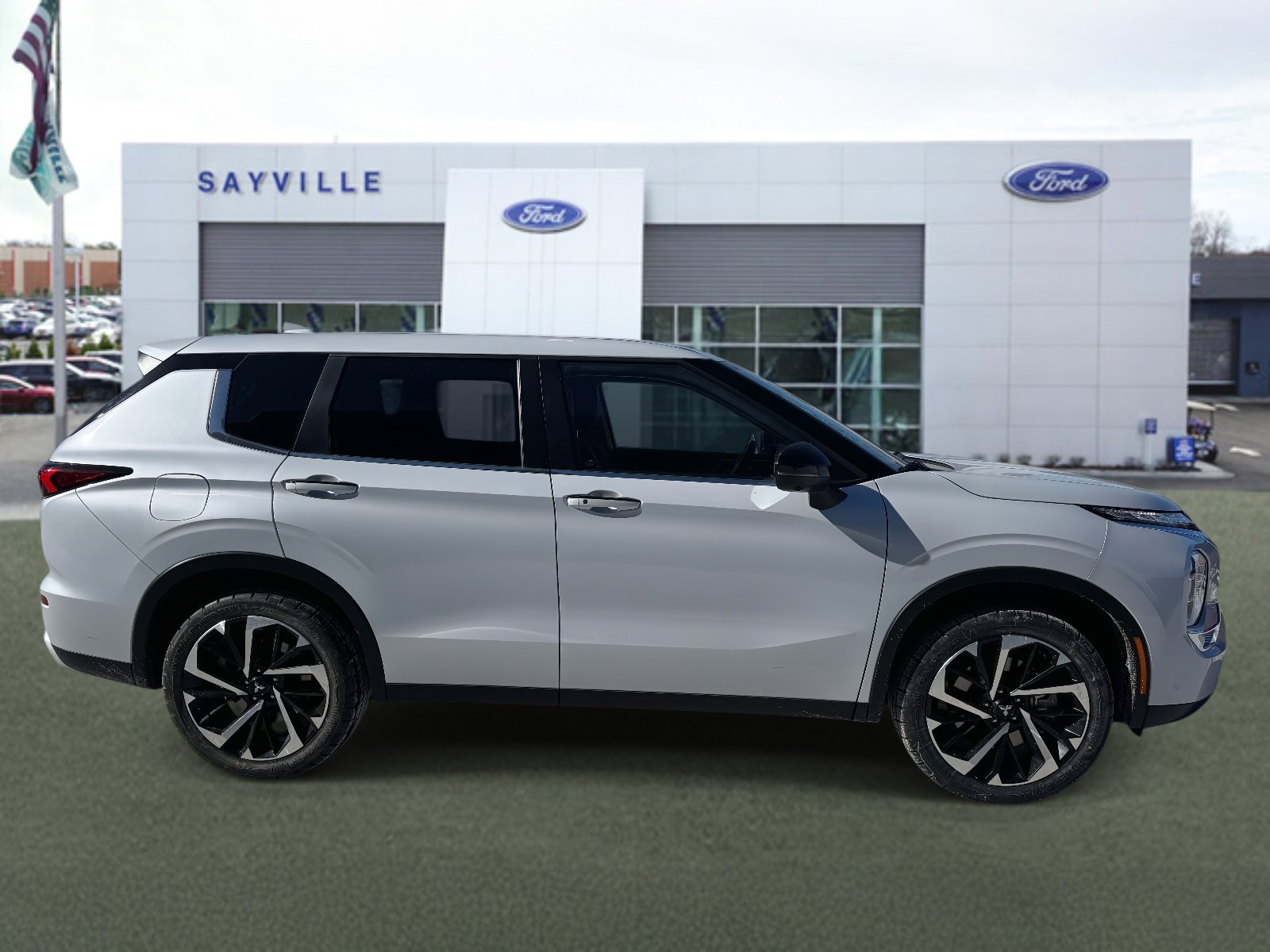 Used 2024 Mitsubishi Outlander SE Black Edition FWD image 6