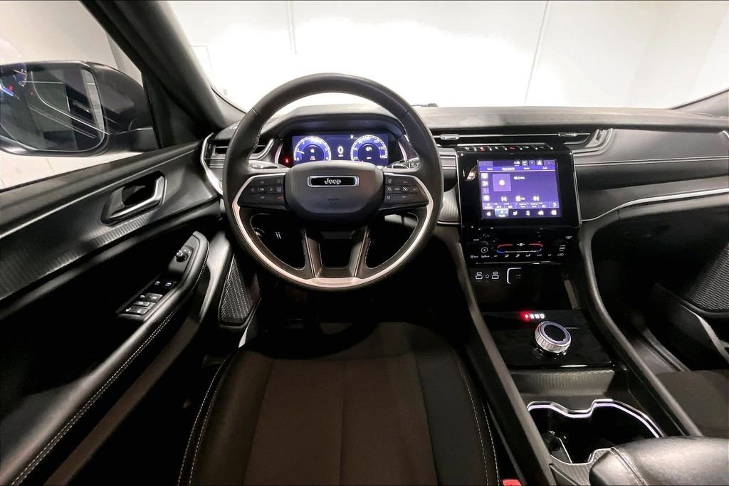 Used 2024 Jeep Grand Cherokee Laredo w/ Trailer Tow Package image 7