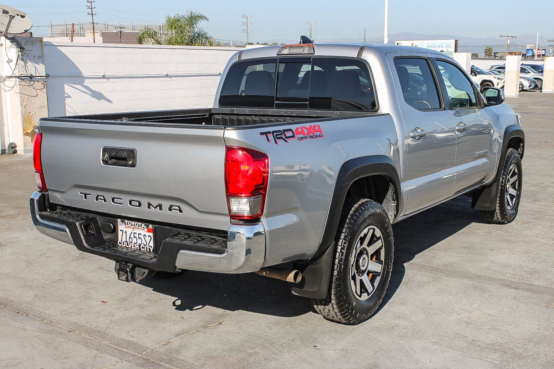 Used 2017 Toyota Tacoma TRD Sport image 9