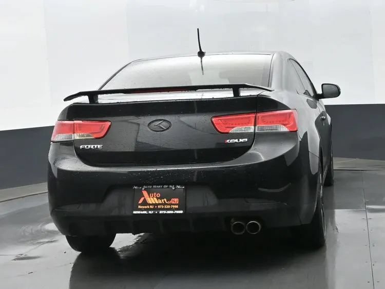 Used 2012 Kia Forte Koup SX w/ Leather Pkg FWD image 8