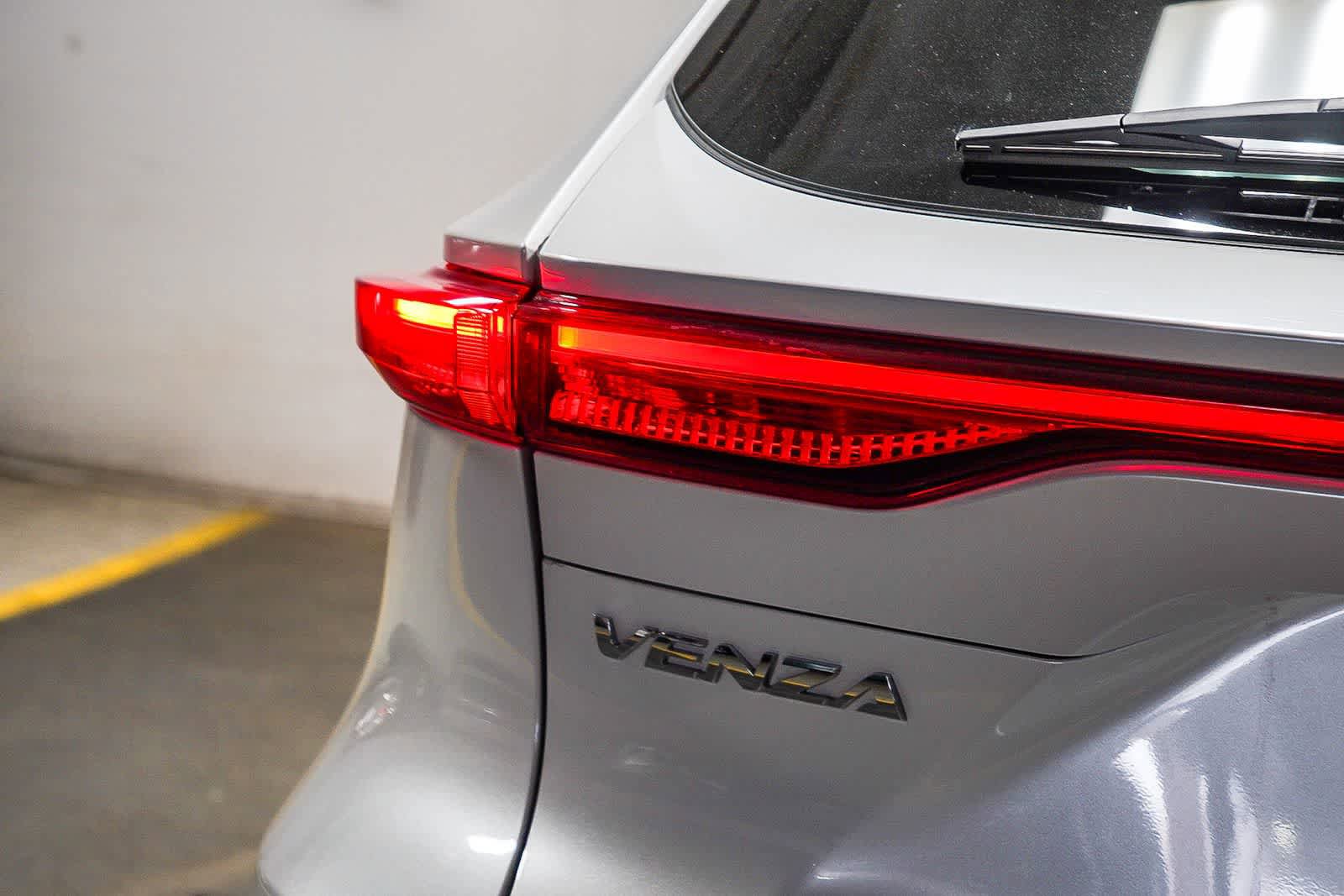 Certified 2024 Toyota Venza Limited AWD/4WD image 8