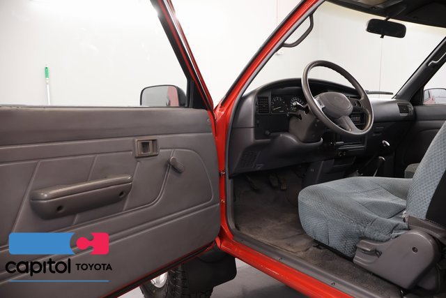 Used 1992 Toyota Pickup Deluxe AWD/4WD image 11