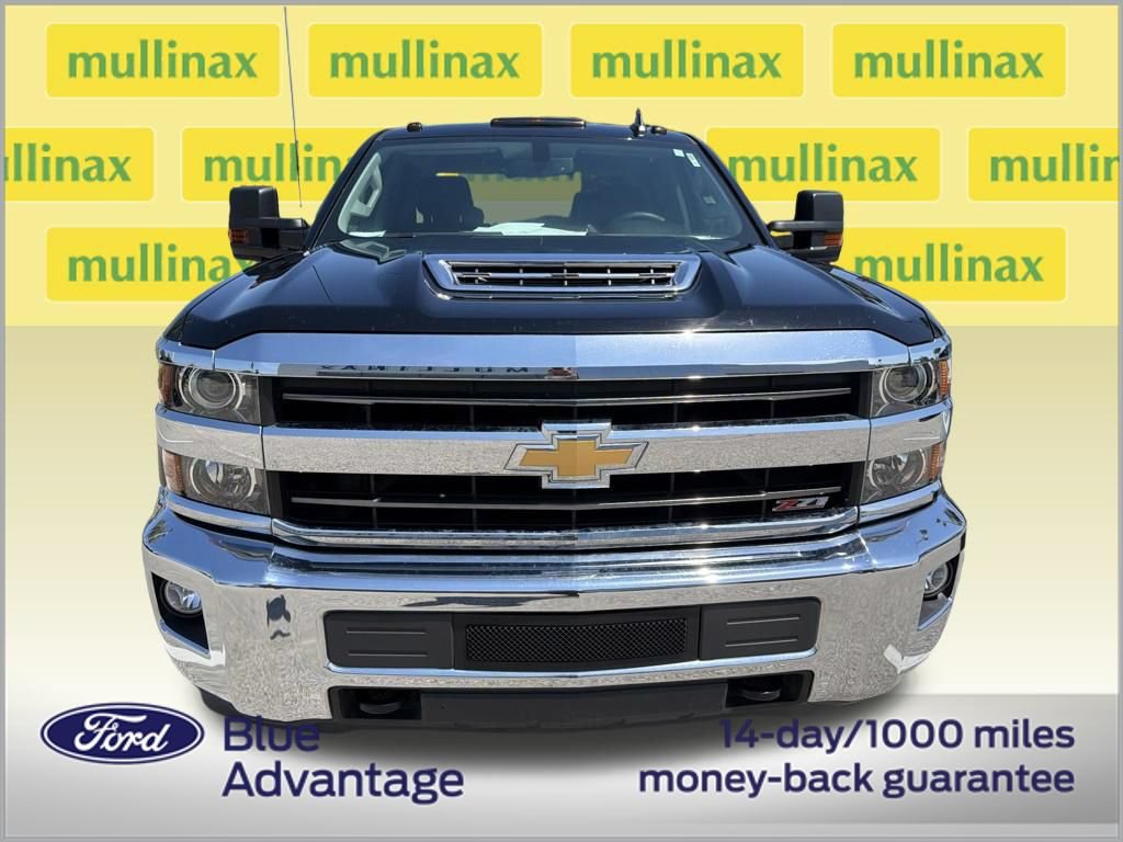 Used 2019 Chevrolet Silverado 2500 LT w/ LT Convenience Package AWD/4WD image 3