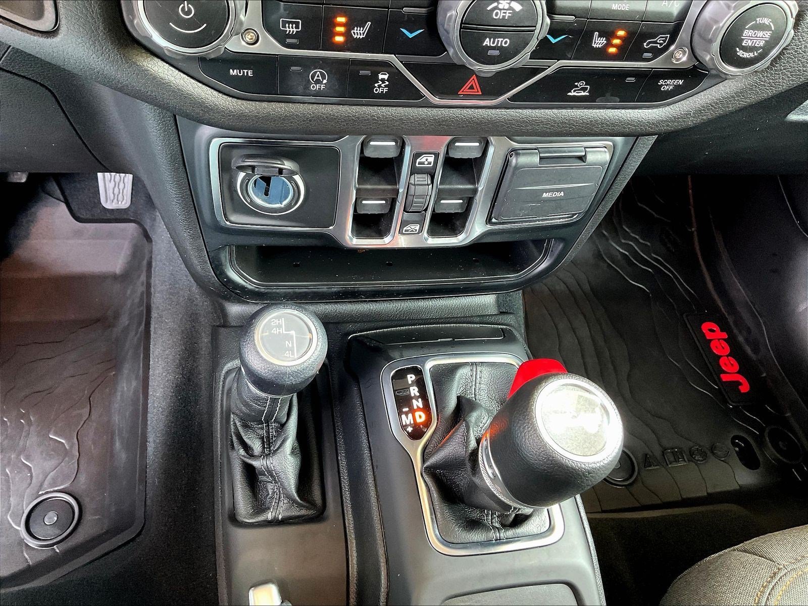 Used 2024 Jeep Wrangler Unlimited Sport AWD/4WD image 15