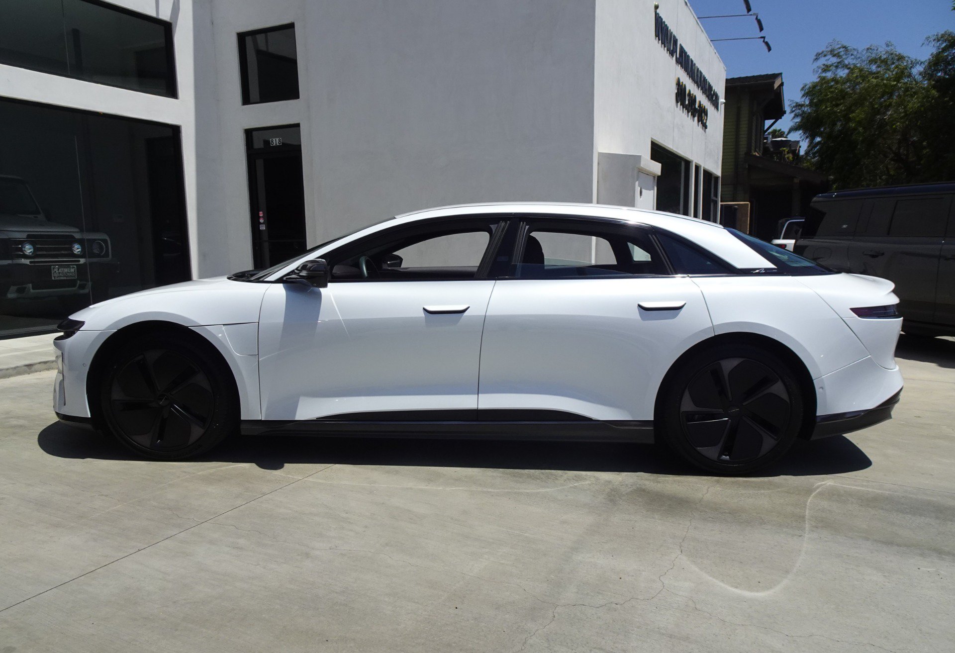 Used 2024 Lucid Air Touring AWD/4WD image 3