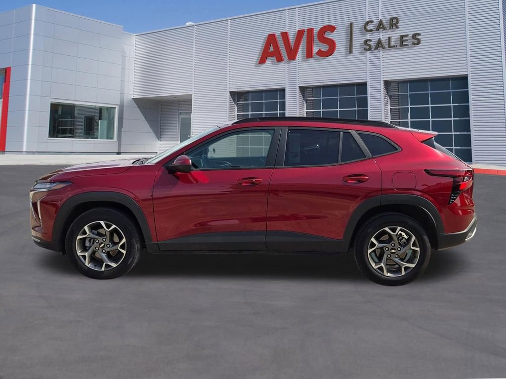 Used 2025 Chevrolet Trax LT w/ LT Convenience Package FWD image 10