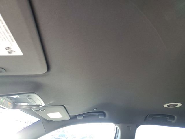 Used 2023 Chevrolet Traverse LT image 33