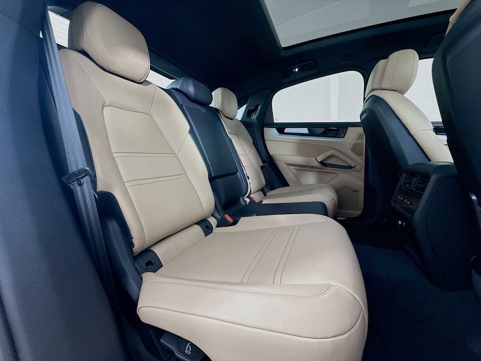 New 2026 Porsche Cayenne image 29