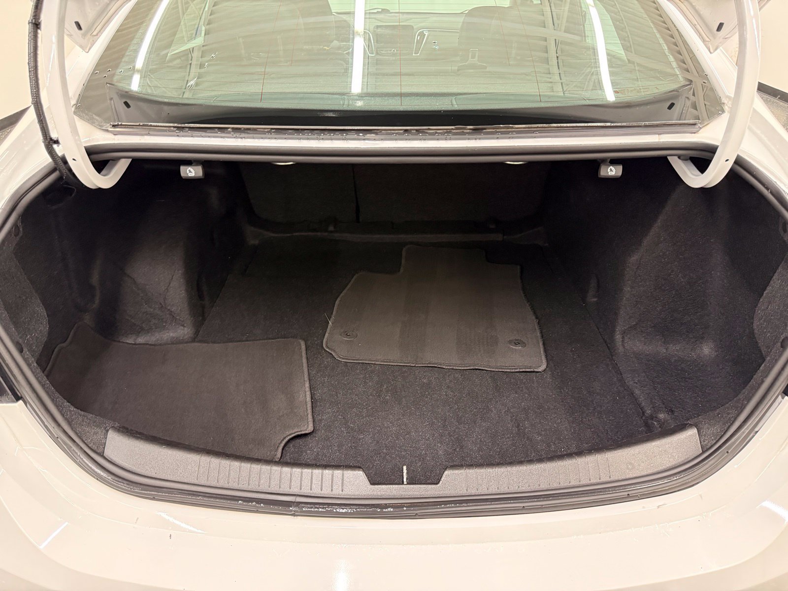 Used 2024 Chevrolet Malibu LT FWD image 5