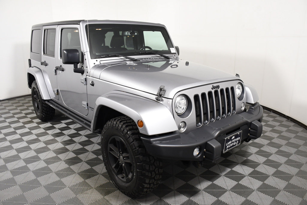 Used 2017 Jeep Wrangler Unlimited Sahara AWD/4WD image 9
