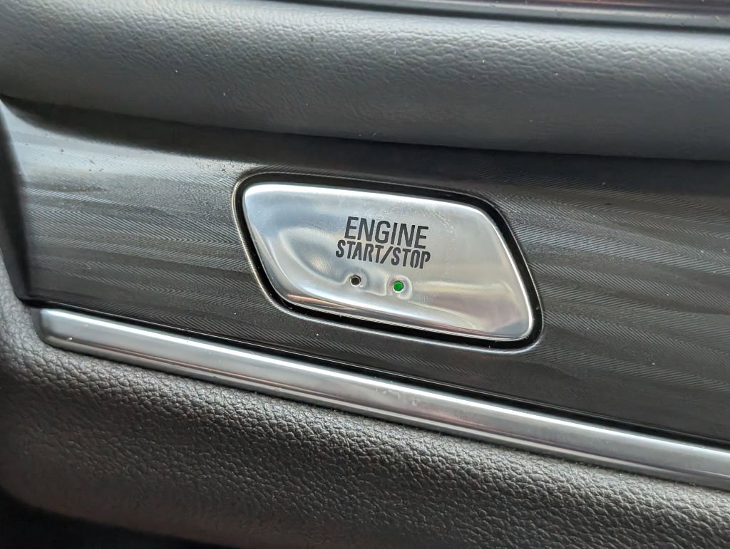 Used 2019 Buick Enclave Essence FWD image 17