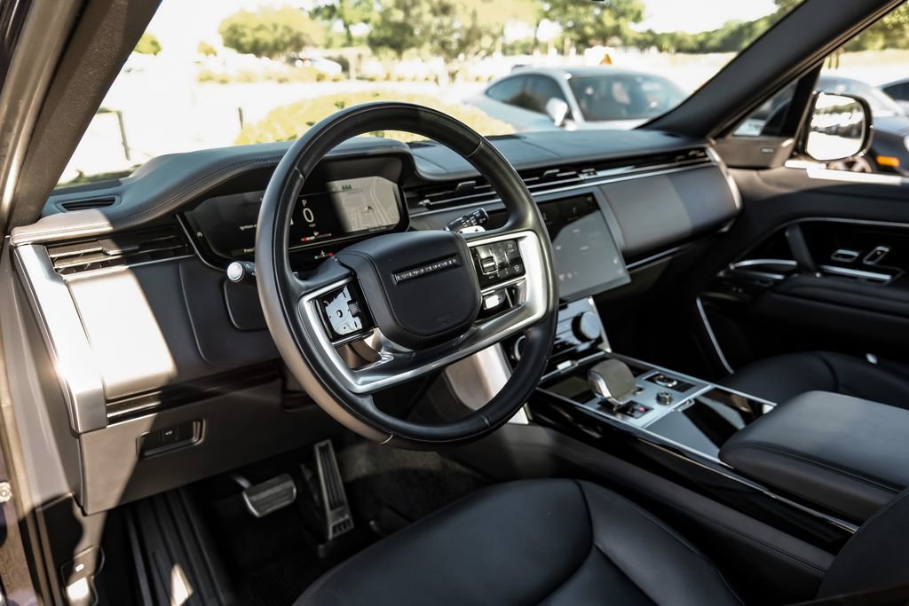 Used 2023 Land Rover Range Rover SE image 12