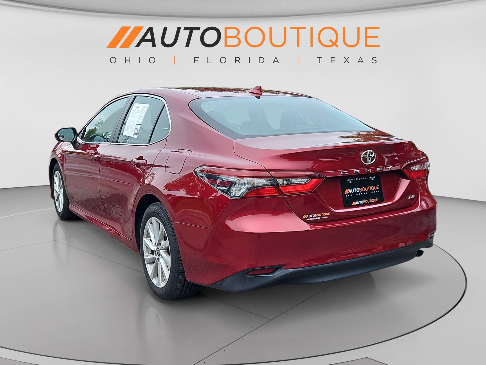 Used 2022 Toyota Camry LE FWD image 3