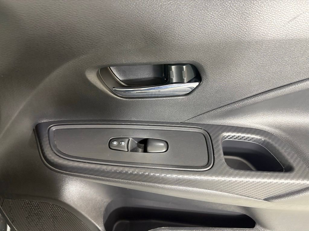 Used 2023 Nissan Versa SV image 12