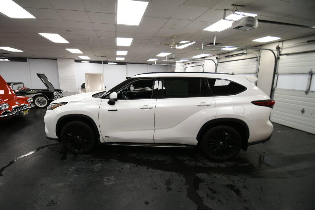 Used 2021 Toyota Highlander Platinum AWD/4WD image 4