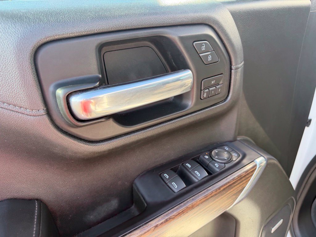 Used 2019 Chevrolet Silverado 1500 High Country w/ High Country Premium Package AWD/4WD image 14