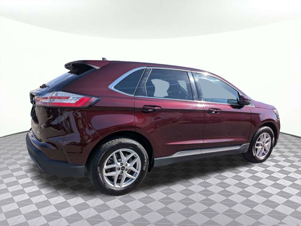 Used 2024 Ford Edge SEL AWD/4WD image 3