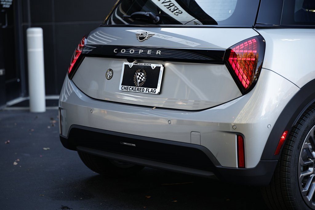 New 2026 MINI Cooper 2-Door Hardtop image 9