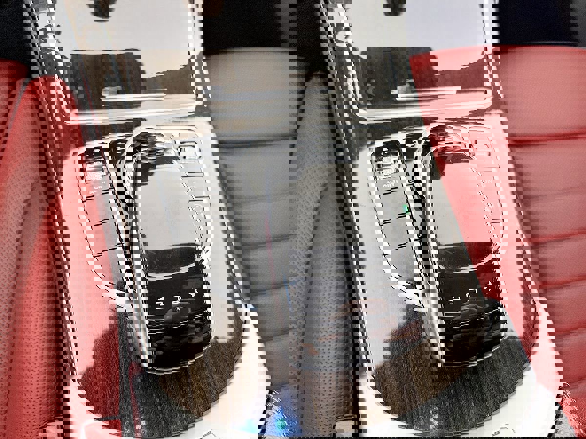 Used 2015 Mercedes-Benz C 400 4MATIC image 56