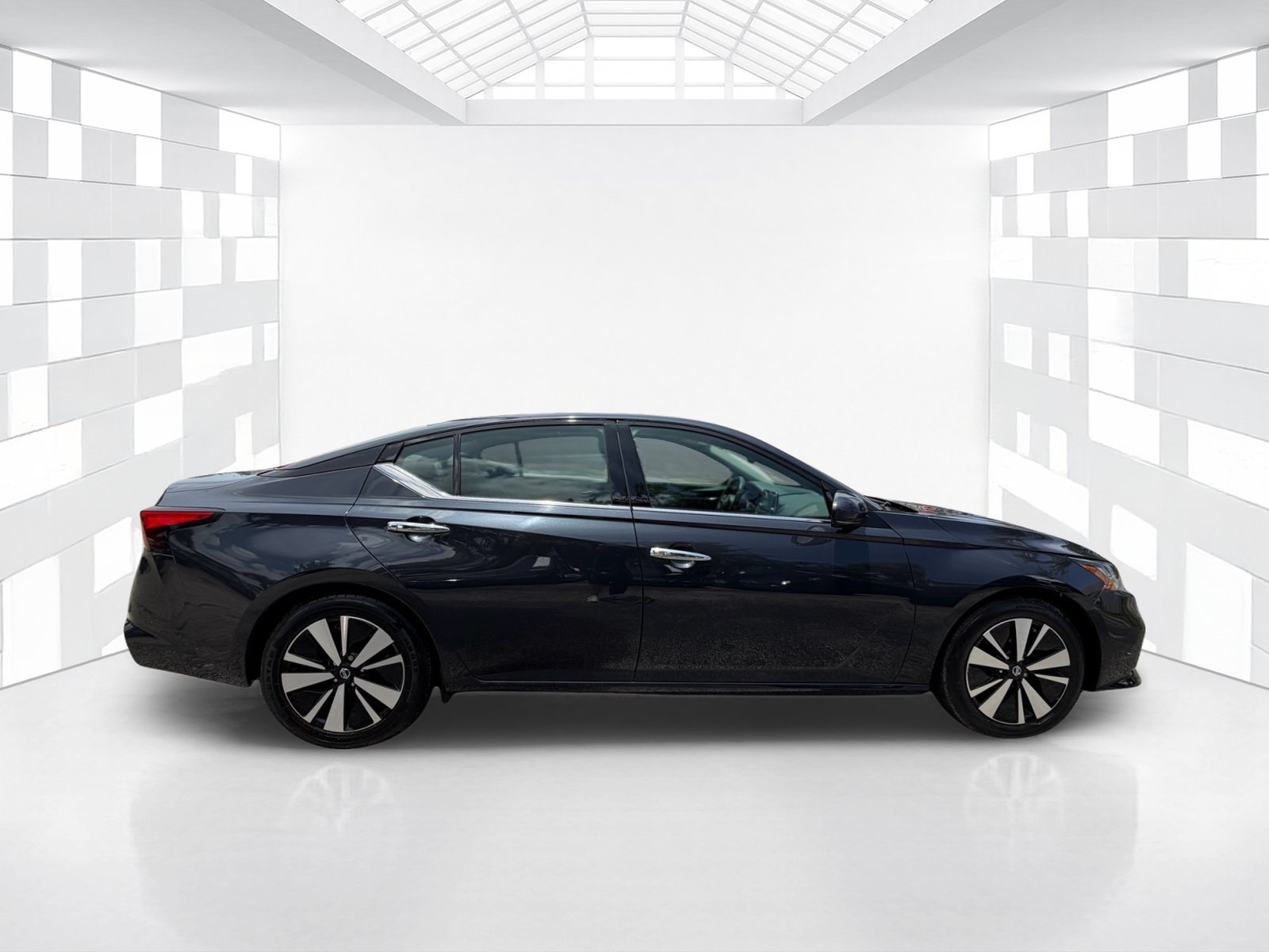Used 2019 Nissan Altima 2.5 SV FWD image 8
