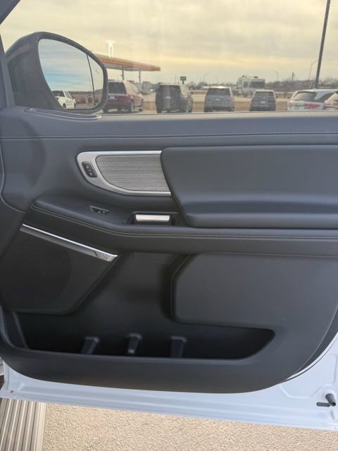 Used 2025 Ford Expedition Platinum image 22