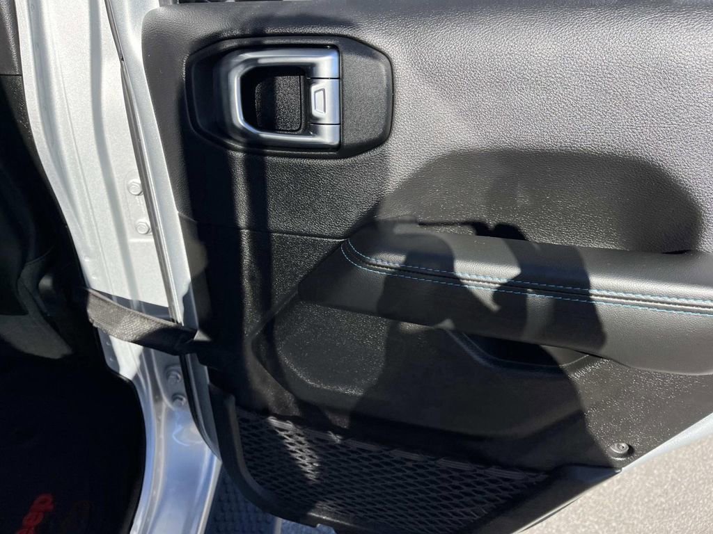 Used 2024 Jeep Wrangler High Altitude image 19