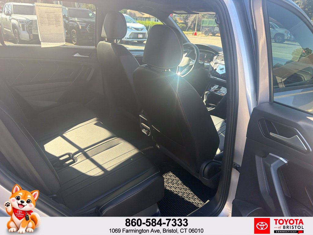 Used 2023 Volkswagen Tiguan SE R-Line AWD/4WD image 34