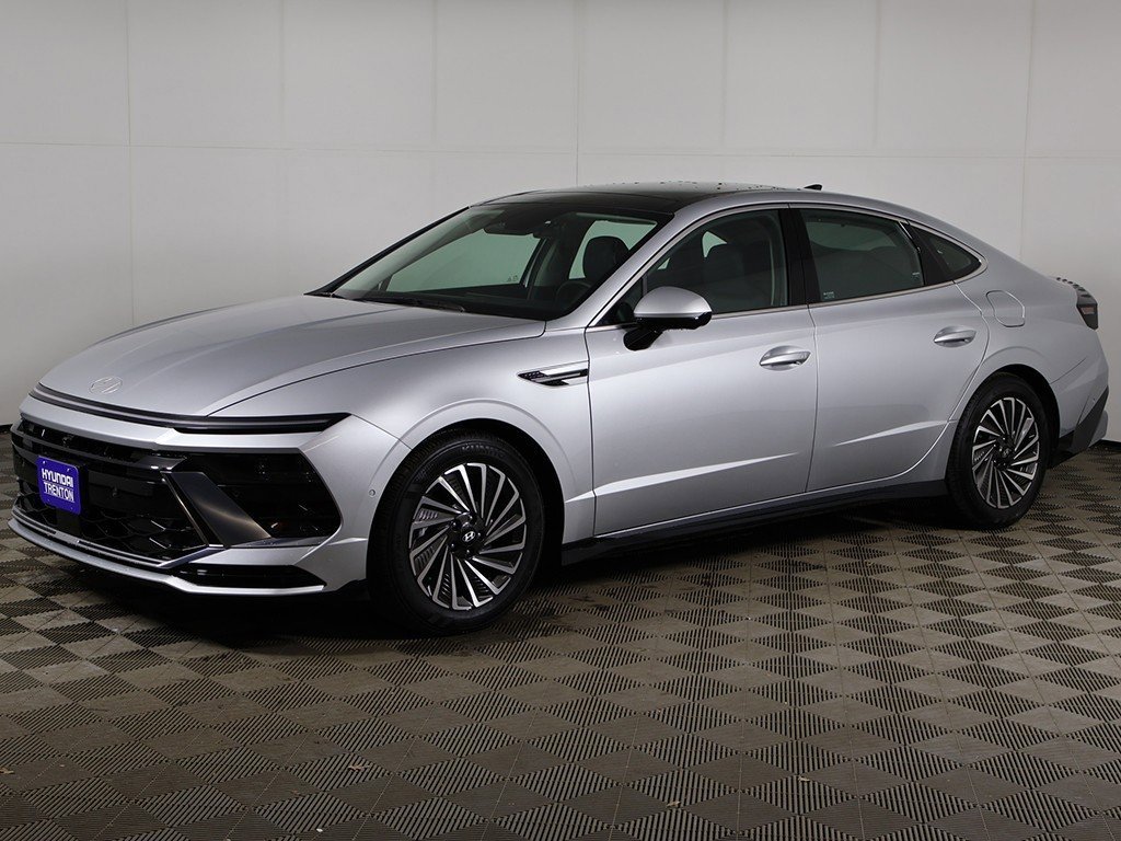 Used 2025 Hyundai Sonata Limited image 13